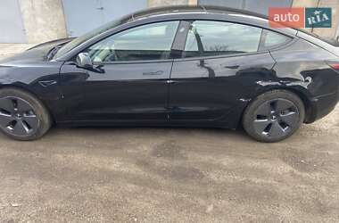 Седан Tesla Model 3 2021 в 