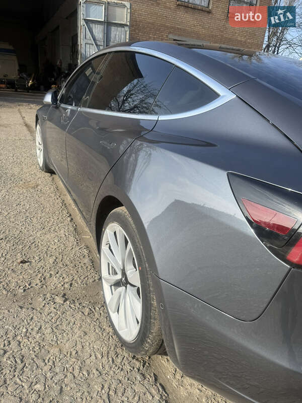Седан Tesla Model 3 2020 в Днепре
