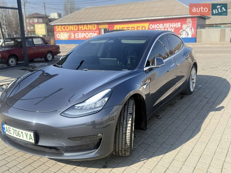 Седан Tesla Model 3 2020 в Днепре