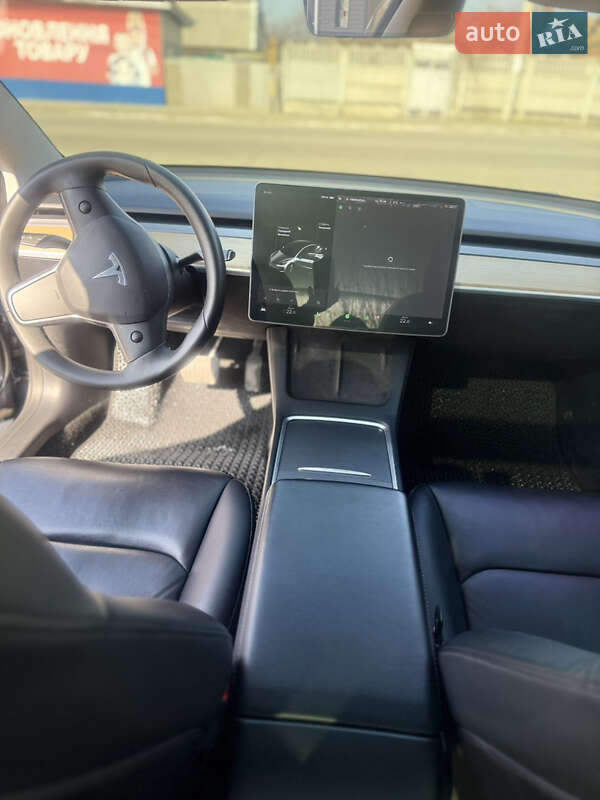 Седан Tesla Model 3 2020 в Днепре