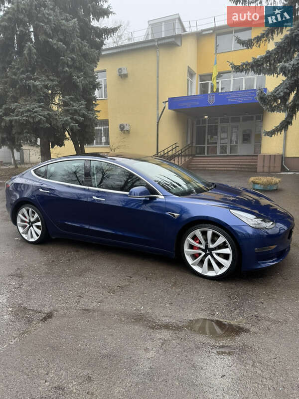 Седан Tesla Model 3 2018 в Хмельницком