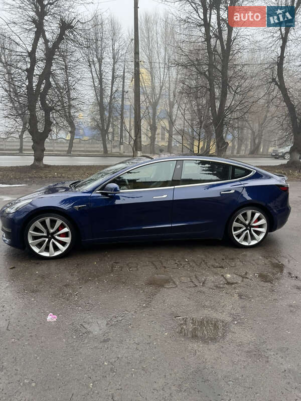 Седан Tesla Model 3 2018 в Хмельницком