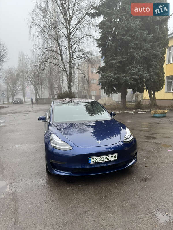 Седан Tesla Model 3 2018 в Хмельницком