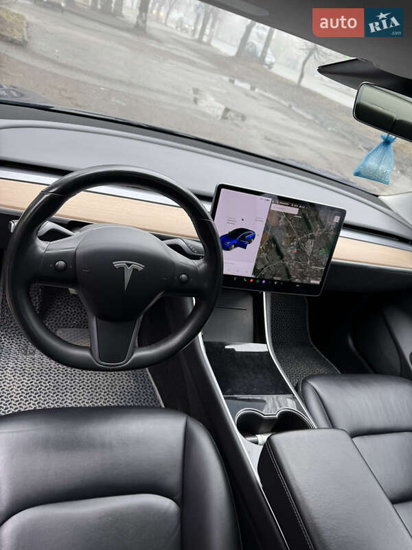 Седан Tesla Model 3 2018 в Хмельницком