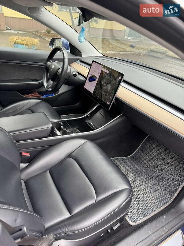 Седан Tesla Model 3 2018 в Хмельницком