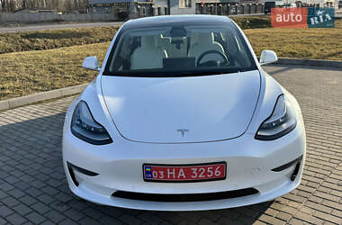 Седан Tesla Model 3 2019 в 