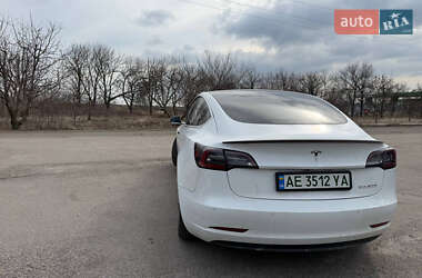 Седан Tesla Model 3 2019 в 