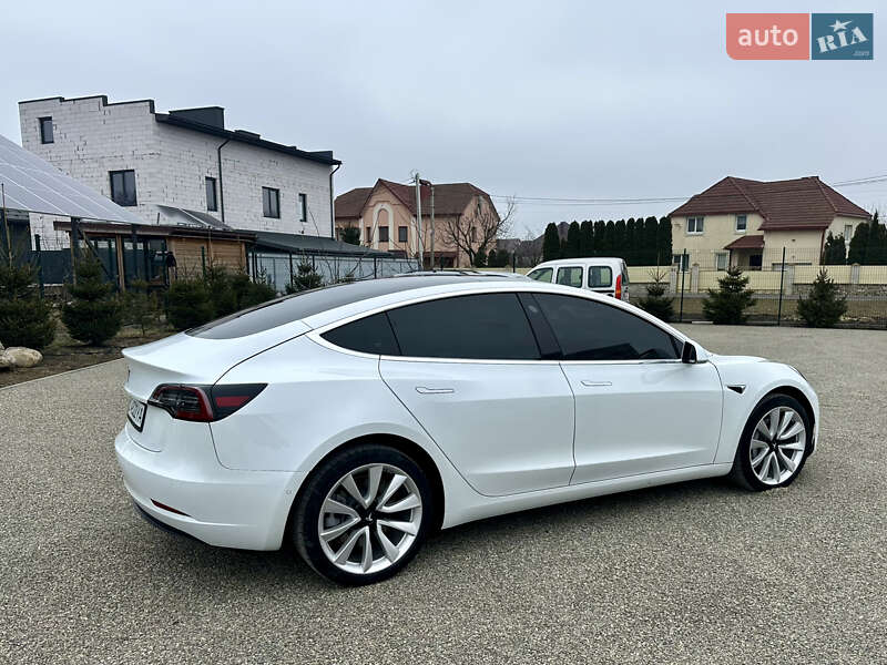 Седан Tesla Model 3 2020 в Тернополе
