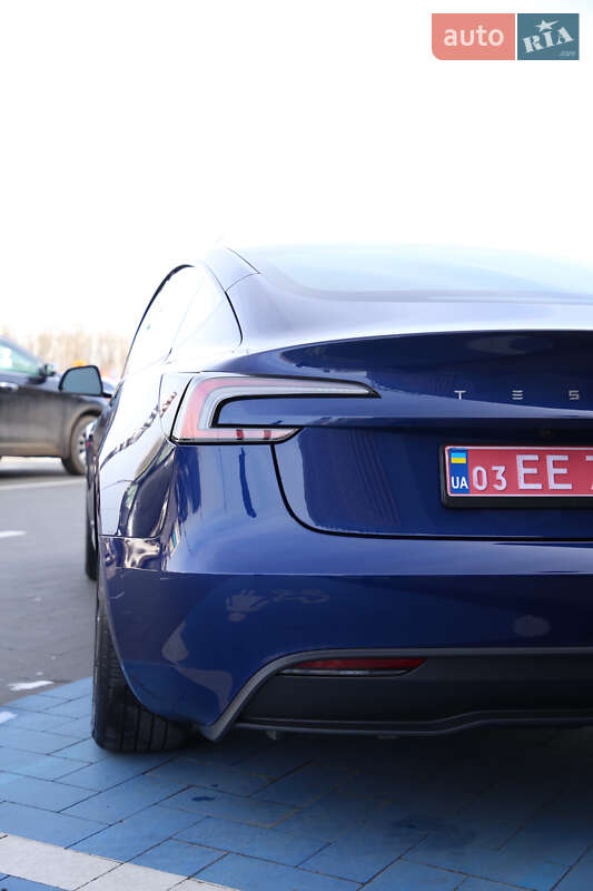 Седан Tesla Model 3 2024 в Луцке