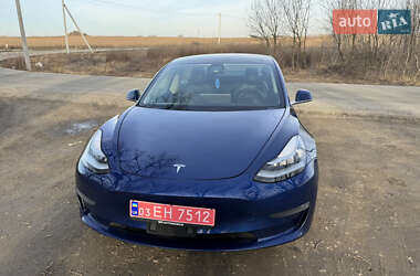 Седан Tesla Model 3 2020 в Луцке