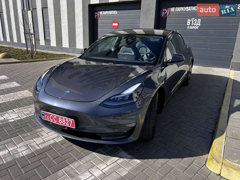 Седан Tesla Model 3 2022 в Львові