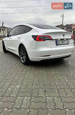Седан Tesla Model 3 2021 в 