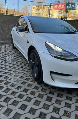 Седан Tesla Model 3 2020 в 