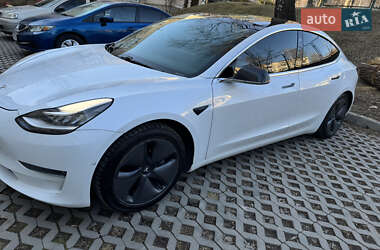 Седан Tesla Model 3 2020 в 