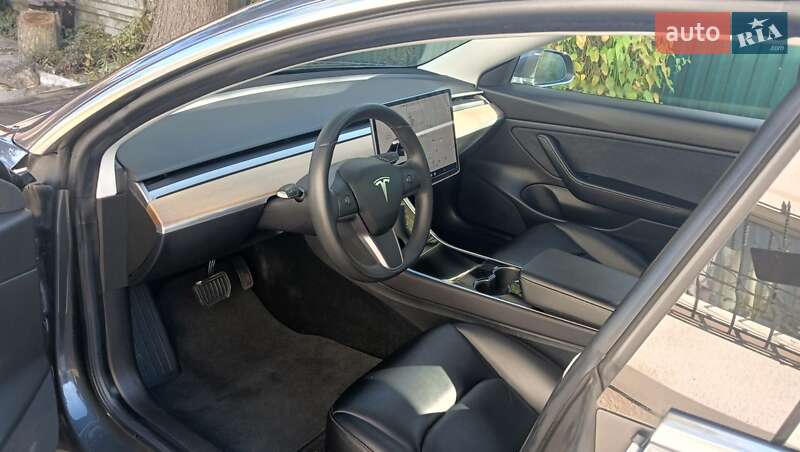 Седан Tesla Model 3 2019 в Києві