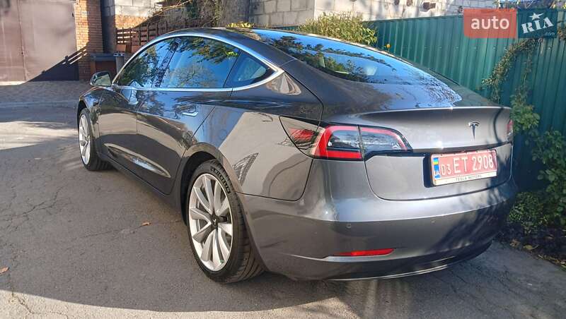 Седан Tesla Model 3 2019 в Києві