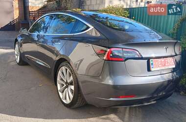 Седан Tesla Model 3 2019 в 