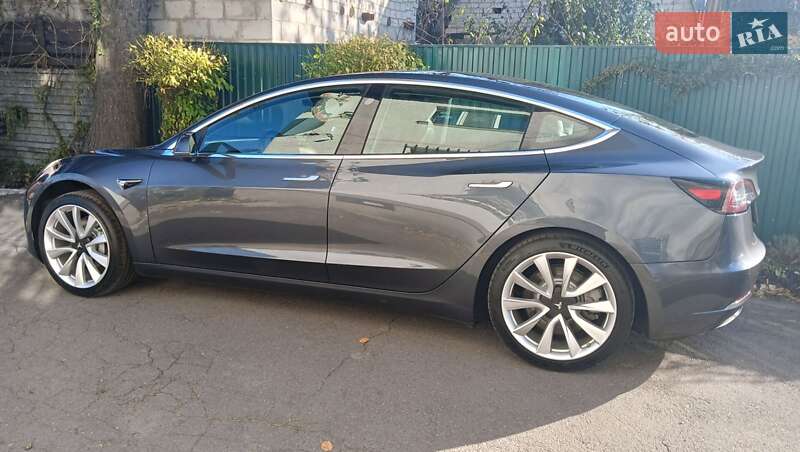 Седан Tesla Model 3 2019 в Києві