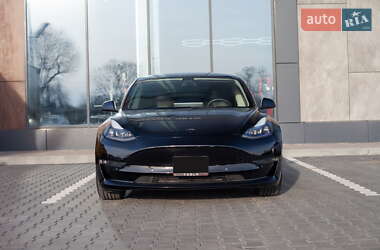 Седан Tesla Model 3 2021 в 
