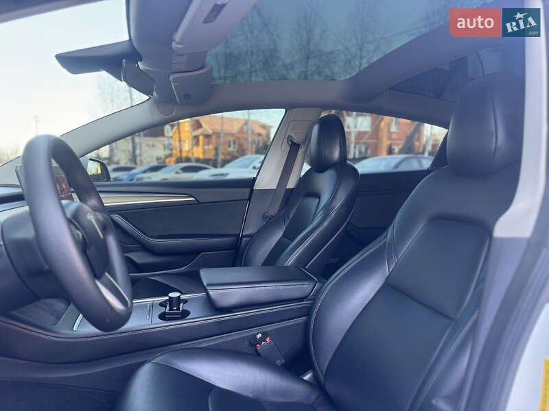 Седан Tesla Model 3 2021 в Полтаві