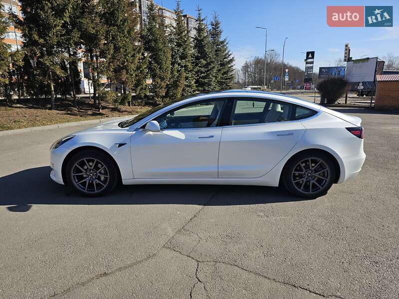 Седан Tesla Model 3 2019 в Тернополі