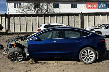 Седан Tesla Model 3 2019 в Стрию