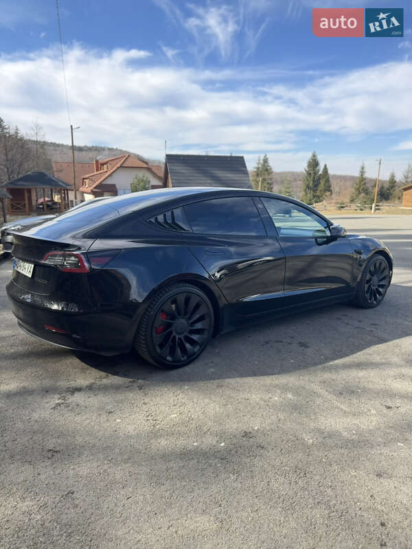 Седан Tesla Model 3 2021 в Ужгороді