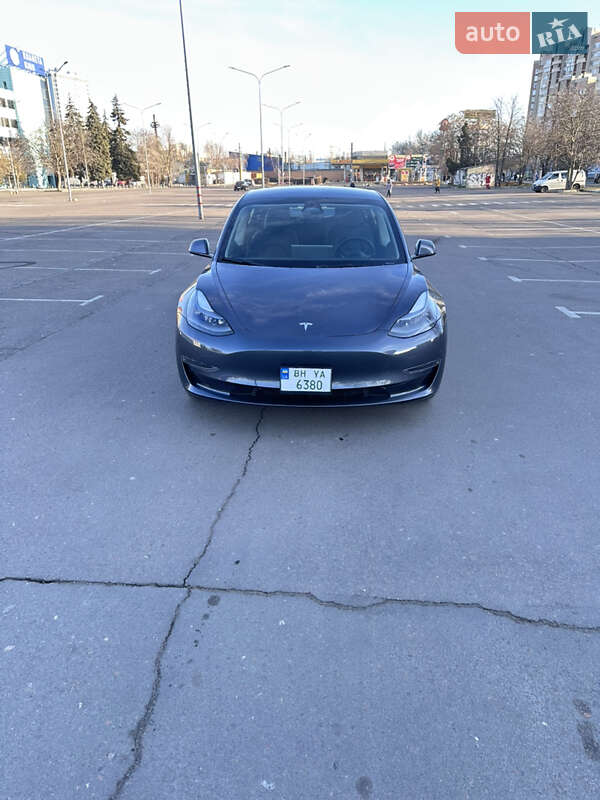 Седан Tesla Model 3 2023 в Одесі