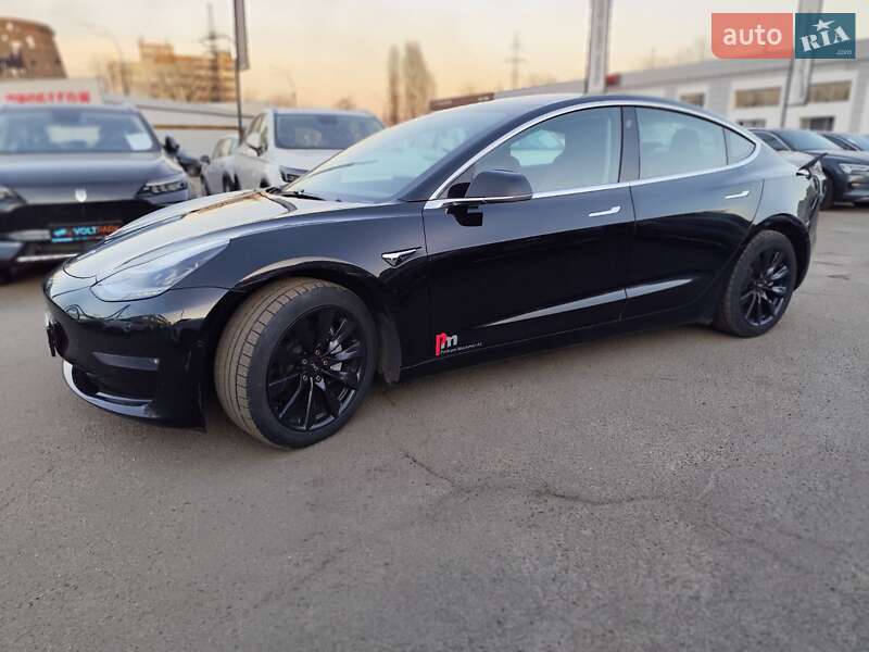 Седан Tesla Model 3 2019 в Києві