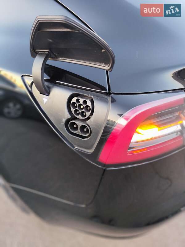 Седан Tesla Model 3 2019 в Києві