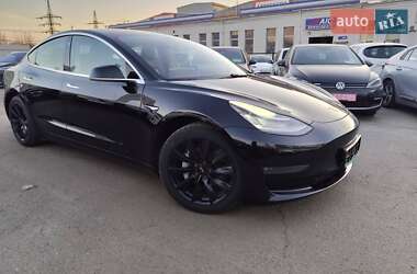 Седан Tesla Model 3 2019 в 
