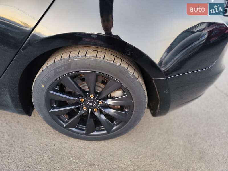 Седан Tesla Model 3 2019 в Києві