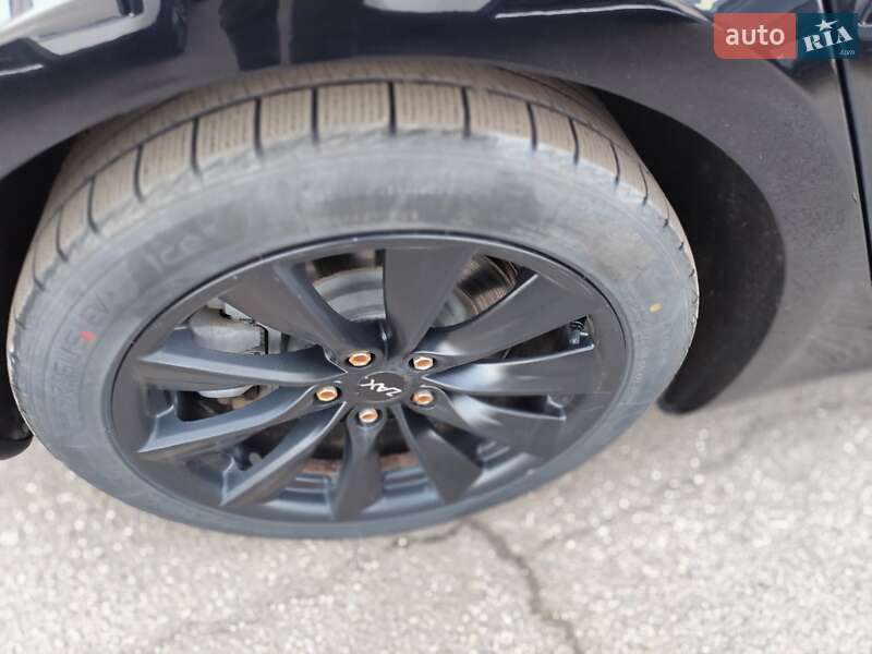 Седан Tesla Model 3 2019 в Києві