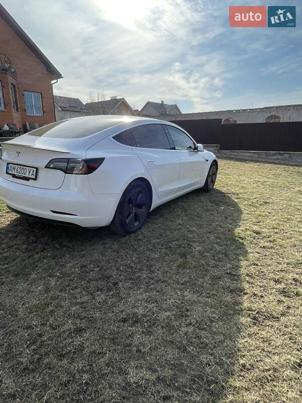 Седан Tesla Model 3 2019 в Житомирі