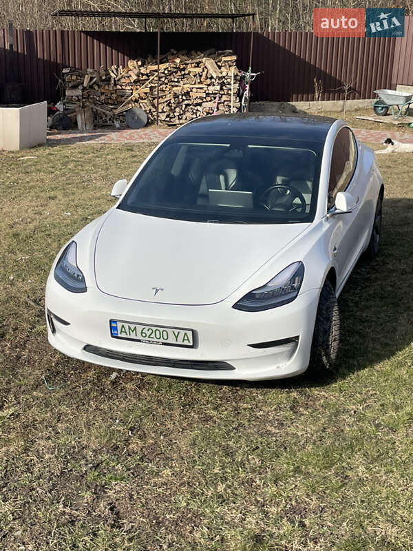 Седан Tesla Model 3 2019 в Житомирі
