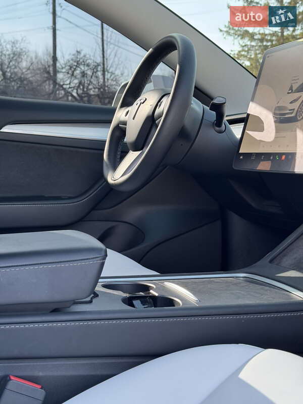 Седан Tesla Model 3 2022 в Чорткові