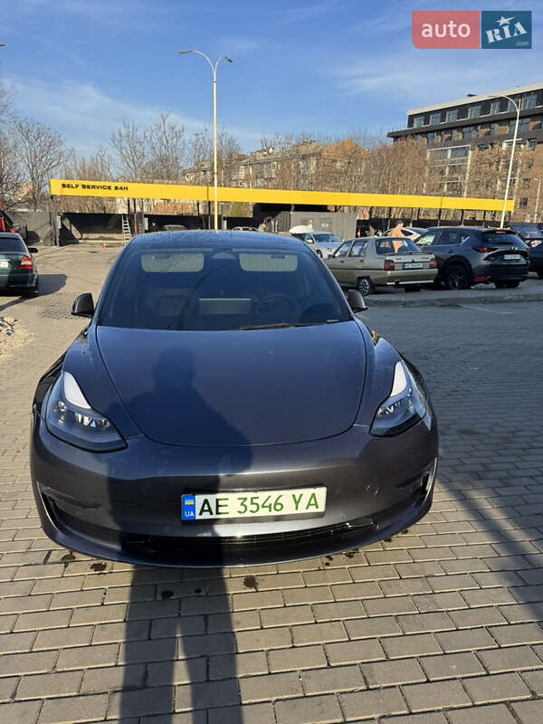 Седан Tesla Model 3 2022 в Днепре