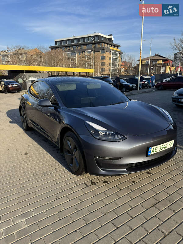 Седан Tesla Model 3 2022 в Днепре