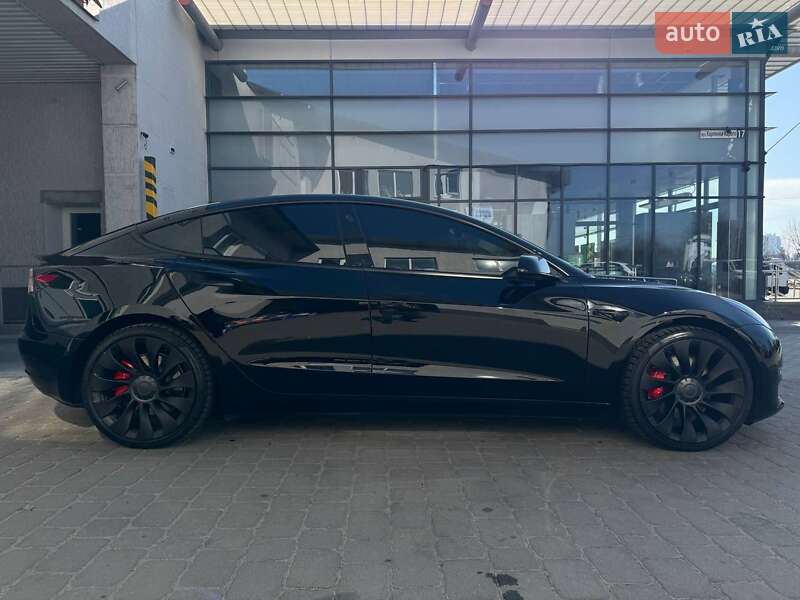 Седан Tesla Model 3 2022 в Луцке