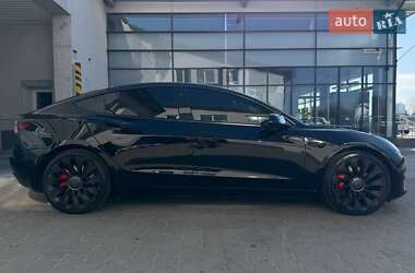 Седан Tesla Model 3 2022 в 