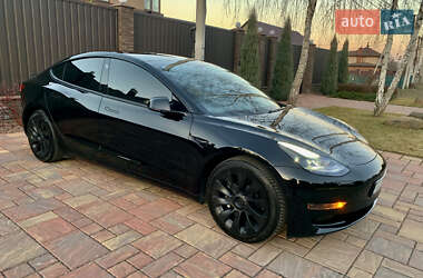 Седан Tesla Model 3 2021 в Киеве