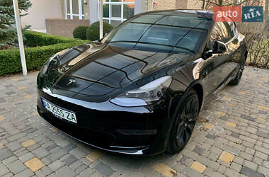 Седан Tesla Model 3 2021 в Киеве
