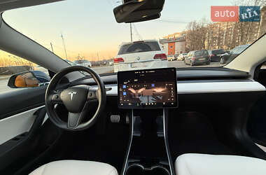 Седан Tesla Model 3 2018 в 