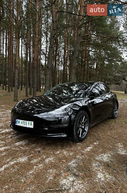 Седан Tesla Model 3 2020 в Нововолынске