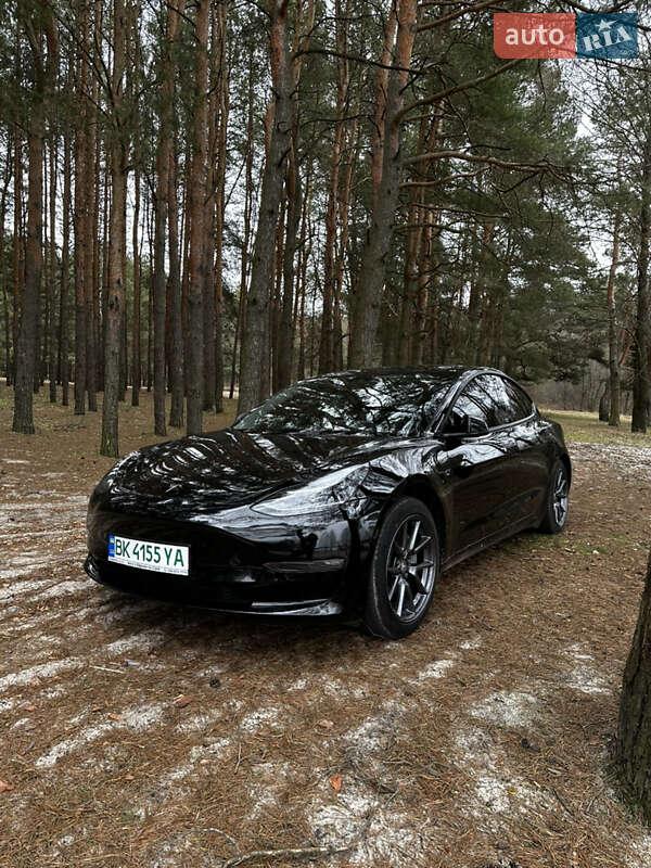 Седан Tesla Model 3 2020 в Нововолынске