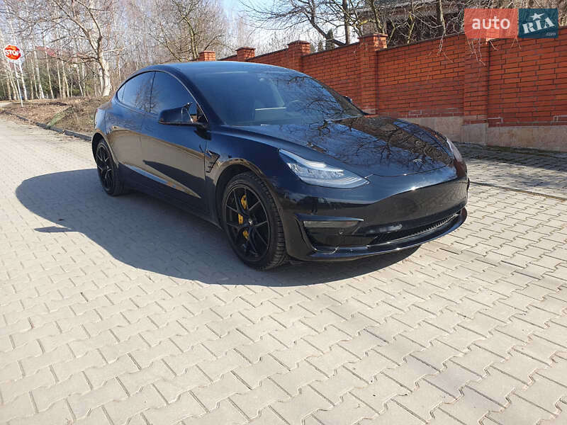 Седан Tesla Model 3 2020 в Хмельницком