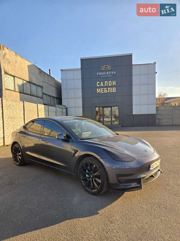 Седан Tesla Model 3 2020 в Дніпрі