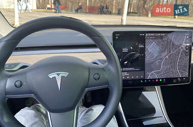 Седан Tesla Model 3 2019 в 