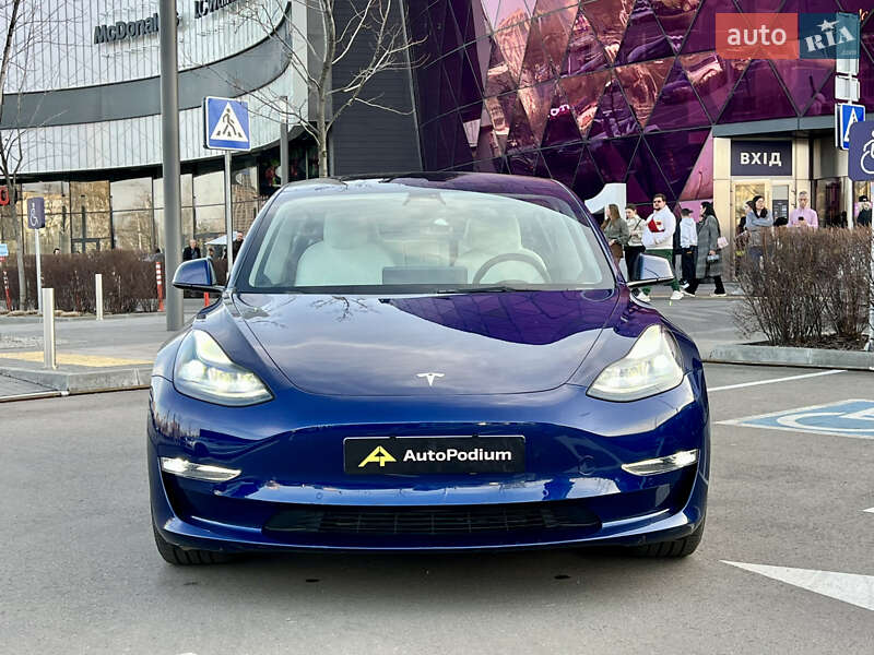 Седан Tesla Model 3 2022 в Києві