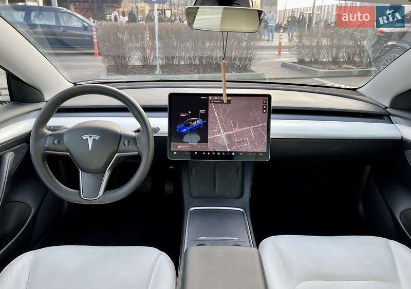 Седан Tesla Model 3 2022 в Києві